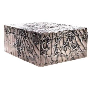 19th Century Silver Box Finely Chiseled With Arabesques