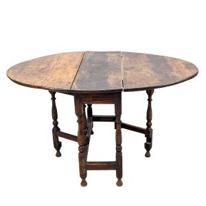 18th Century Oak Gateleg Table