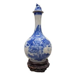 19th Century Chinese White Blue Covered Vase