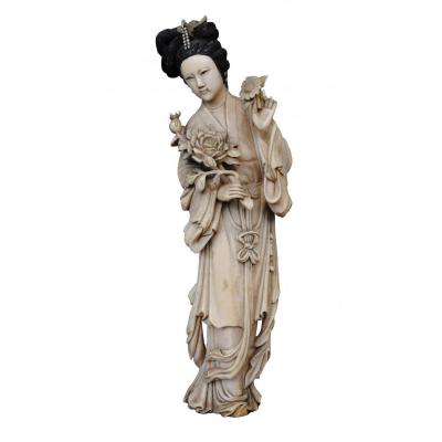 Japan Statuette Elegant XIXth