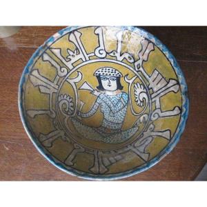 Persian Bowl In Polychrome Ceramic From The Qajar Period. Nineteenth Century