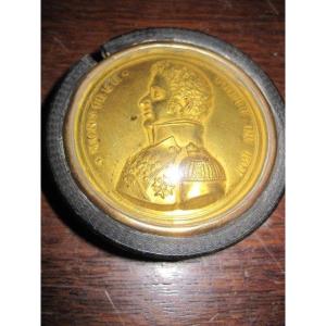 Snuff Box In Norci Or Similar Wood With Bust Of The King's Brother (future Charles X)