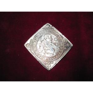 Doppeltalerklippe Saxony 1630. Double Taler Weight: 56 Grams. Very Rare