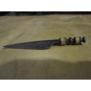 Miniature Knife Used For Trimming Feathers. Spanish Work From The 17th Or 18th Century.