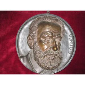 Tondo Or Medallion In Bronze With Portrait Of Victor Hugo