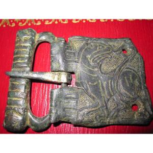 Medieval Buckle In Gilt Bronze With Representation Of A Lion