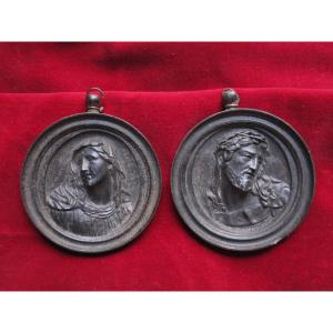 Eccehomo And Painful. Pair Of Large Cast Iron Medallions. 17th Or 18th Century