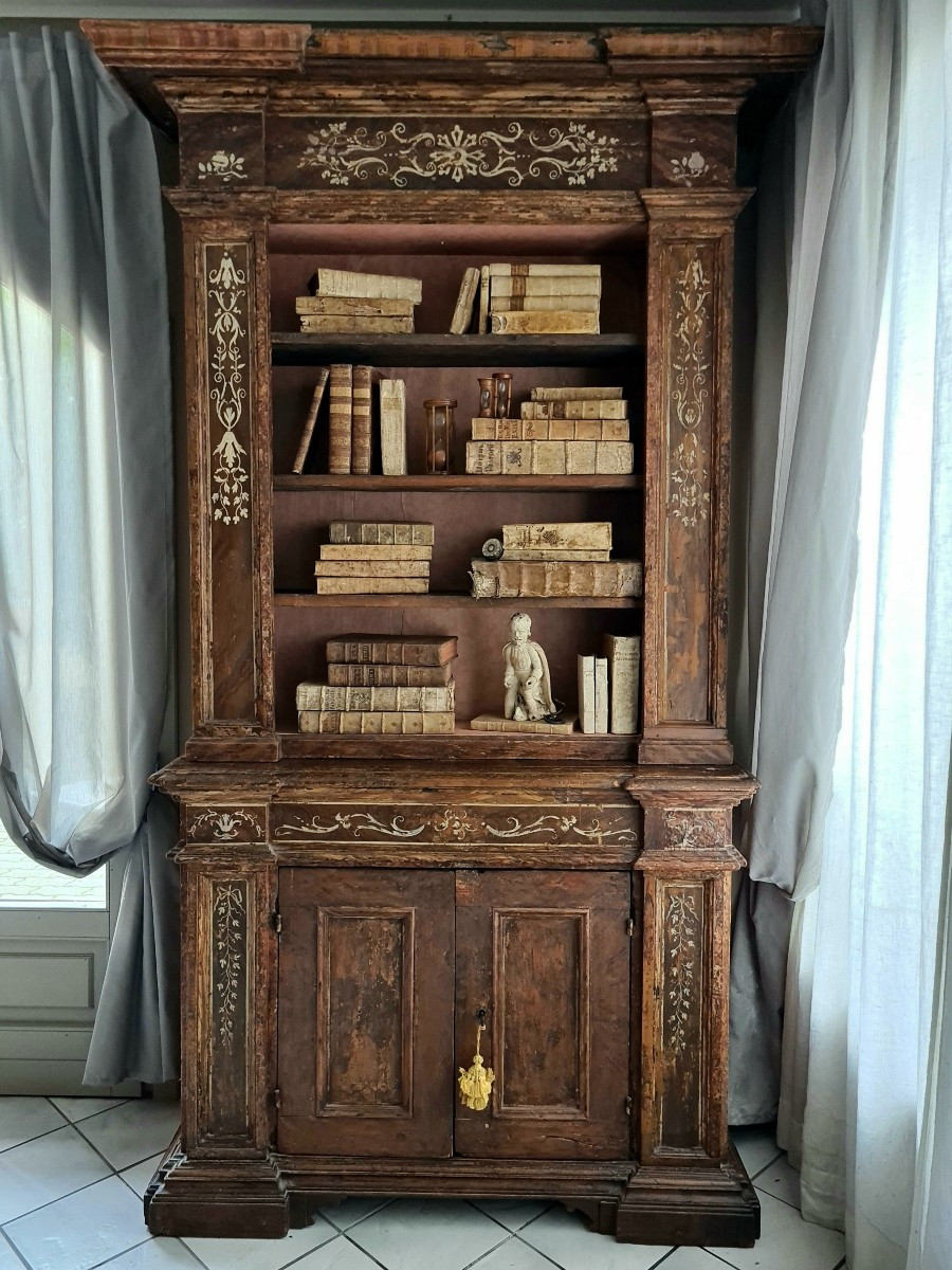 Mobile libreria in legno laccato dipinto. Toscana XVIII secolo-photo-1
