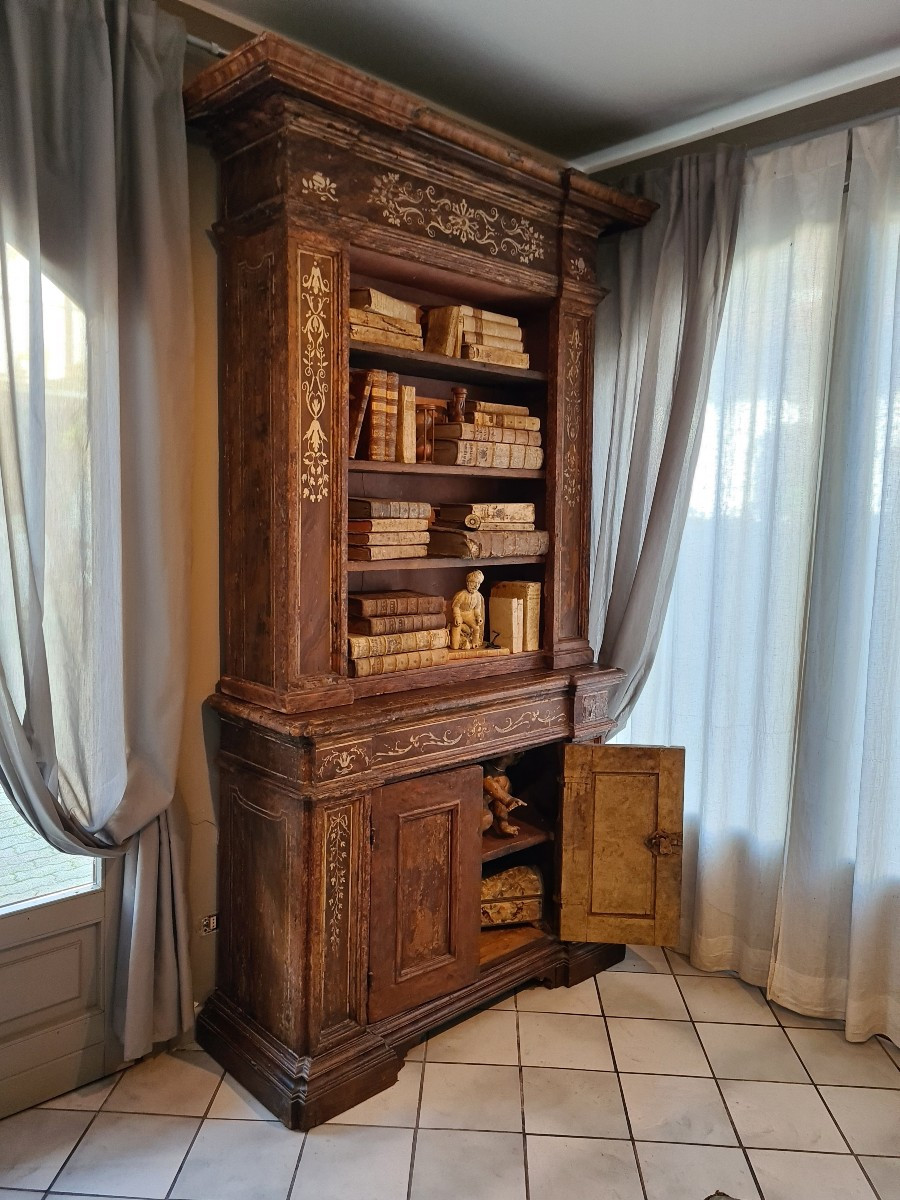 Mobile libreria in legno laccato dipinto. Toscana XVIII secolo-photo-2