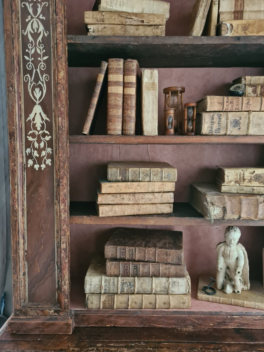 Mobile libreria in legno laccato dipinto. Toscana XVIII secolo-photo-4