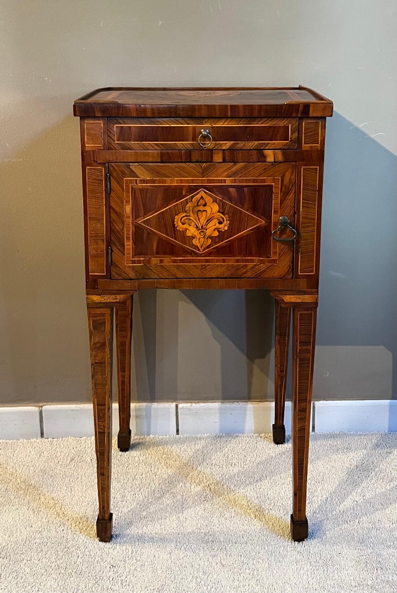 Tavolino luigi XVI intarsiato, Lombardia fine XVIII secolo