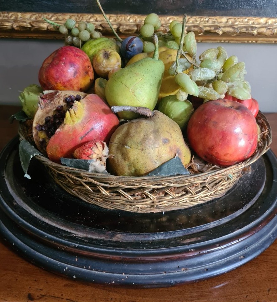 Realistica  composizione di frutta in cera ,attribuita a Francesco Garnier Valletti 