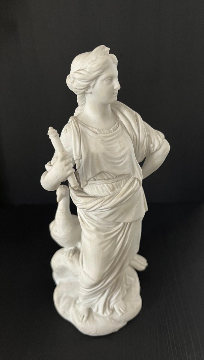 Figura di Giunone in biscuit, Vinovo-photo-1