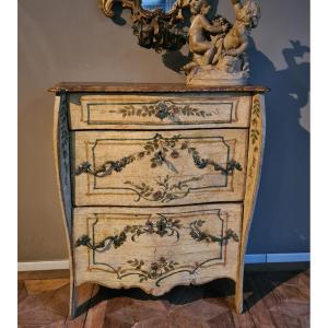 Piccolo cassettone mosso laccato Genova XVIII secolo 