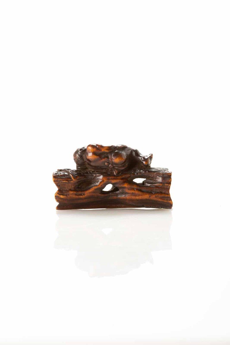 Netsuke in legno di bosso raffigurante un taglialegna a riposo -photo-2