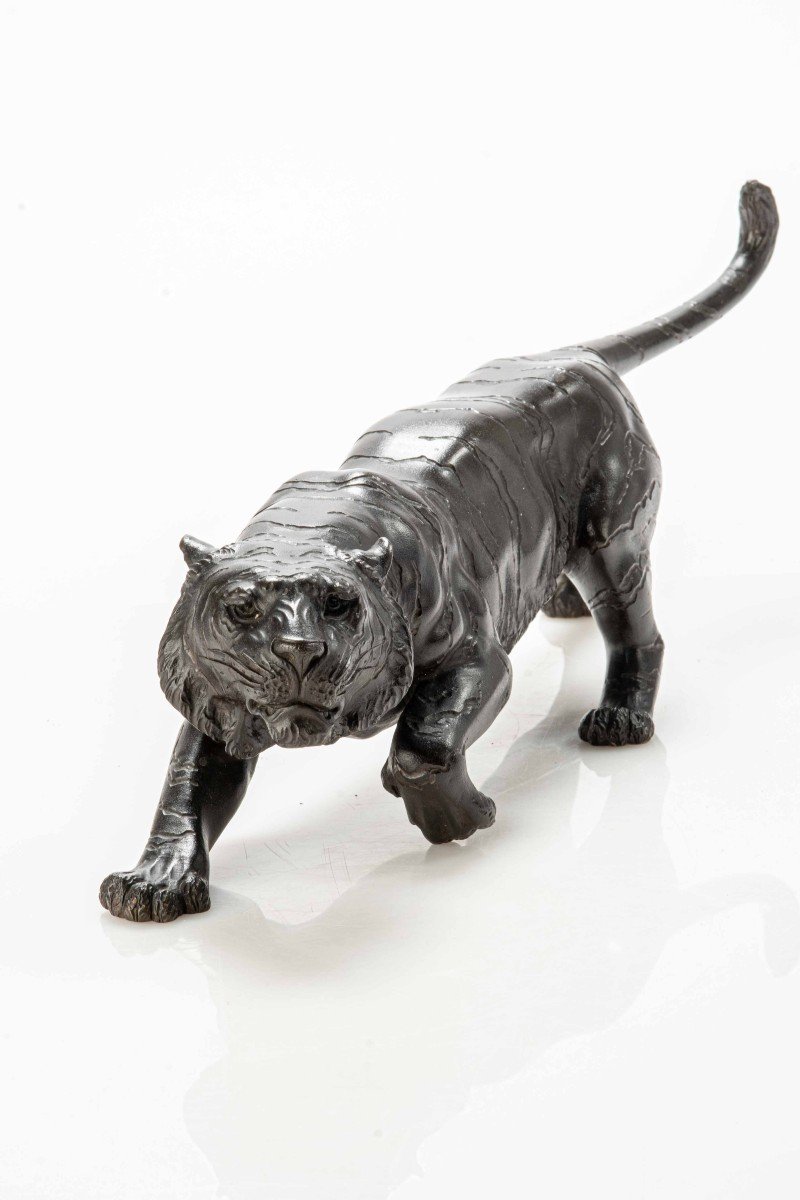 Okimono in bronzo raffigurante lo studio di una potente tigre-photo-4