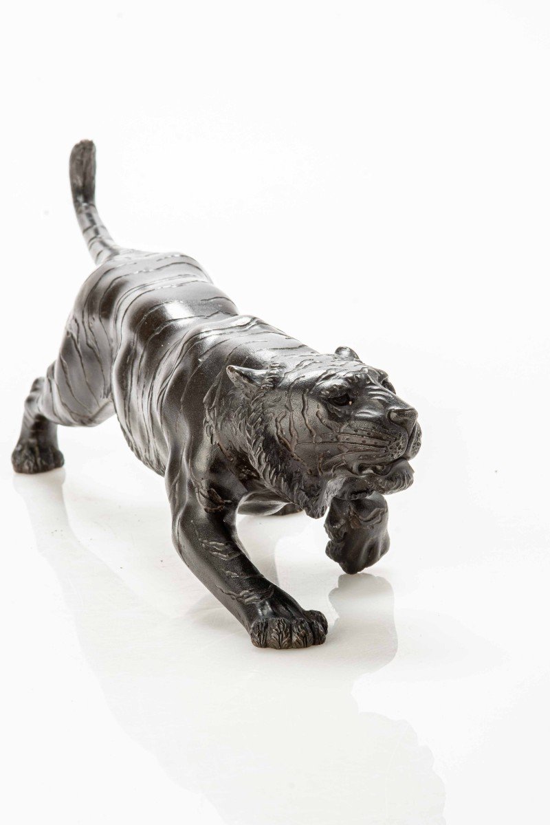 Okimono in bronzo raffigurante lo studio di una potente tigre-photo-1
