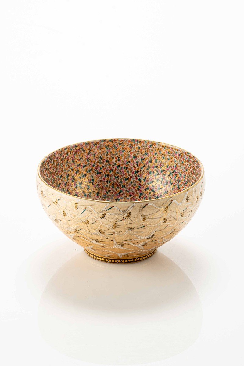 Ciotola in ceramica Satsuma ornata con smalti a rilievo e dettagli in oro -photo-3