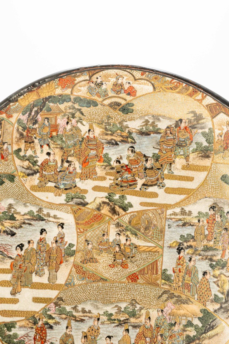 Piatto in ceramica di Satsuma adornato con decorazioni policrome e oro -photo-4