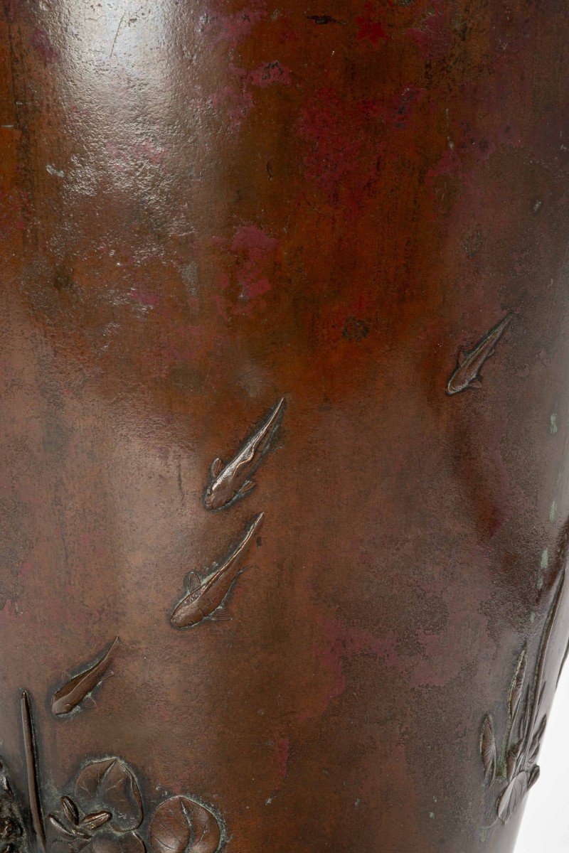 Grande vaso in bronzo raffigurante una garzetta a rilievo-photo-4