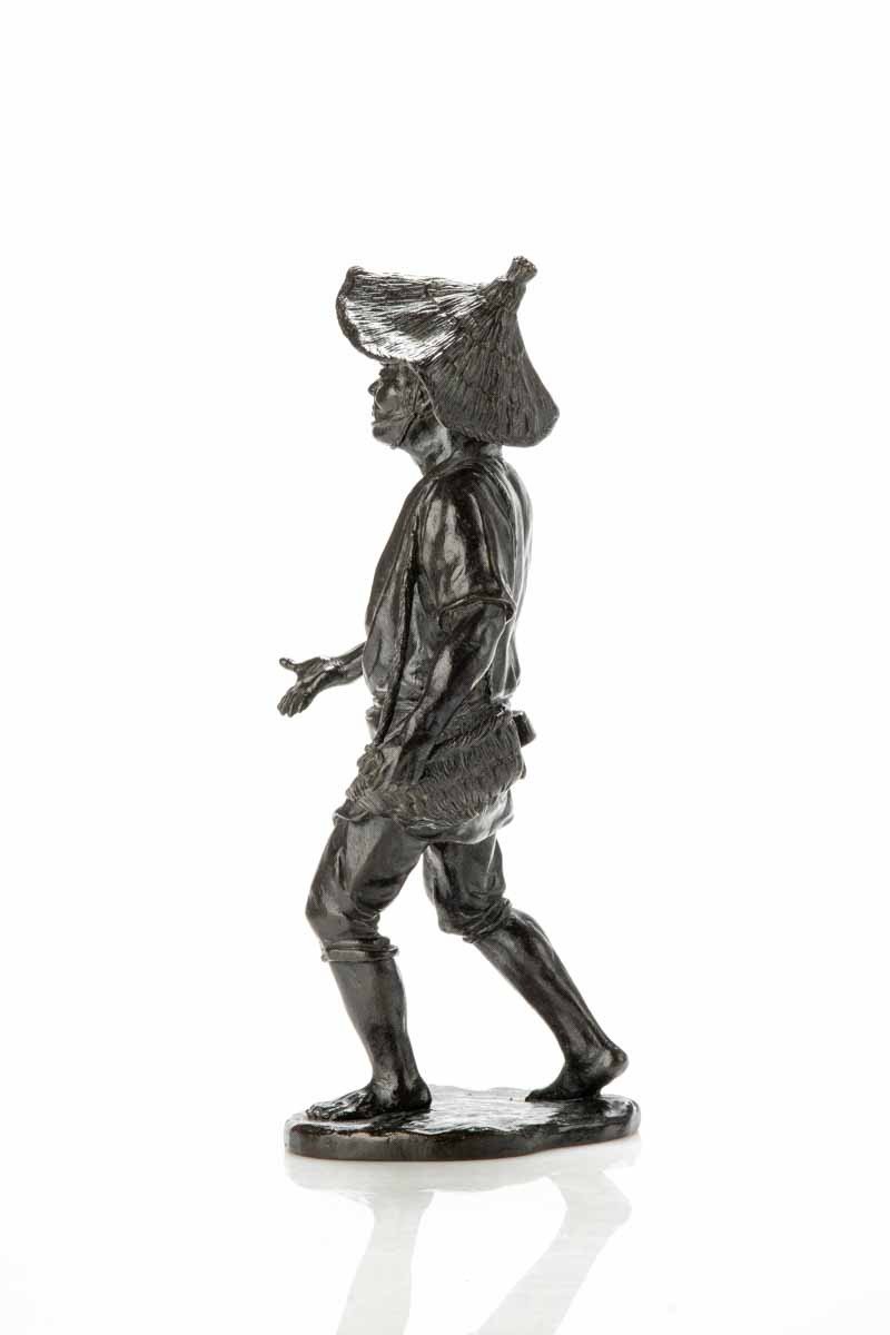 Okimono in bronzo della scuola di Tokyo raffigurante un contadino -photo-2