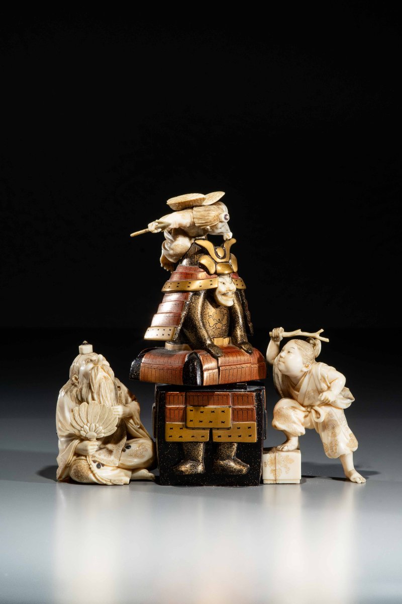 Okimono-scatola in lacca e avorio raffigurante un’armatura da samurai-photo-2
