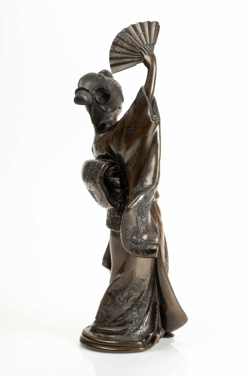 Scultura giapponese in bronzo raffigurante una danzatrice con ventaglio-photo-3
