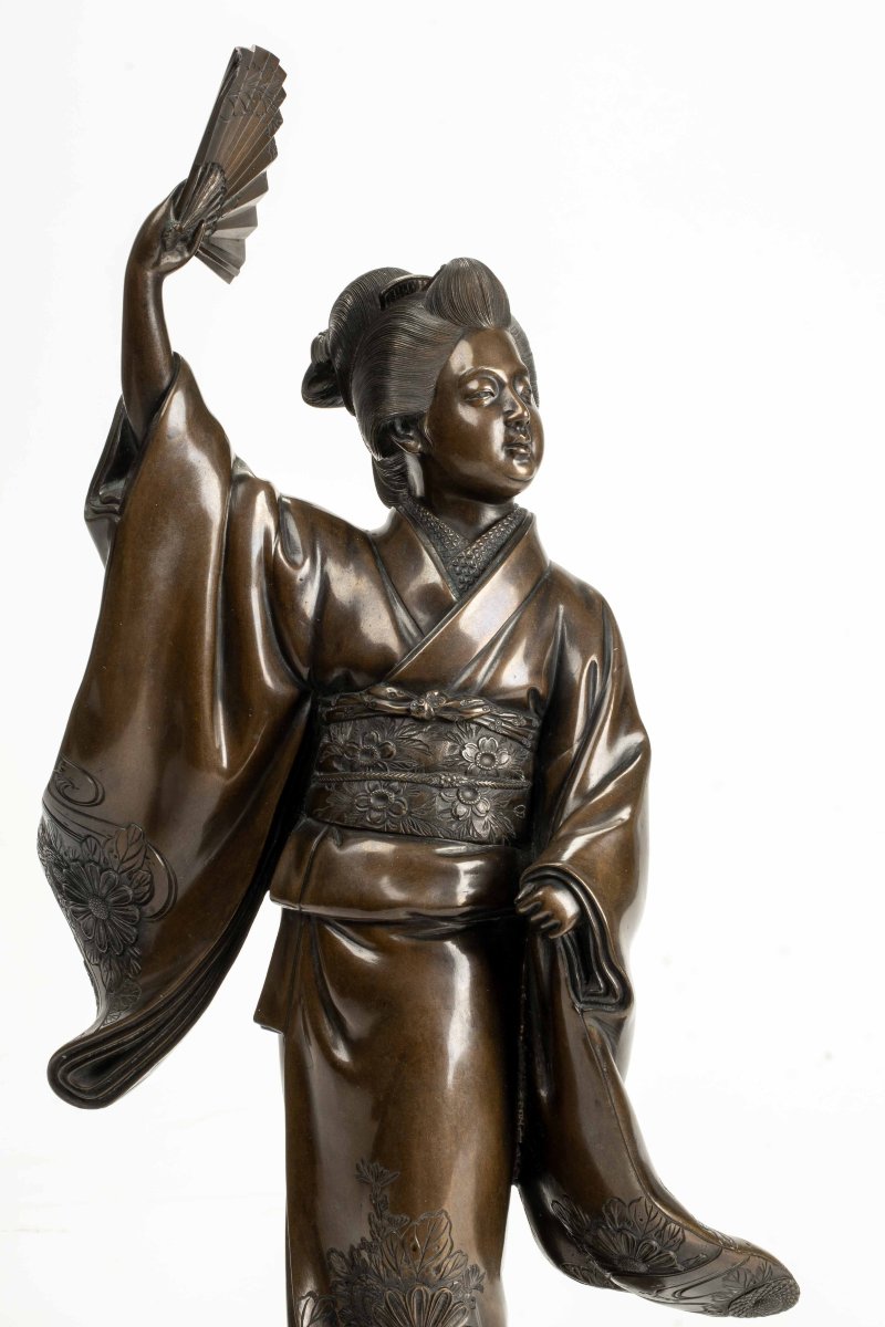 Scultura giapponese in bronzo raffigurante una danzatrice con ventaglio-photo-4