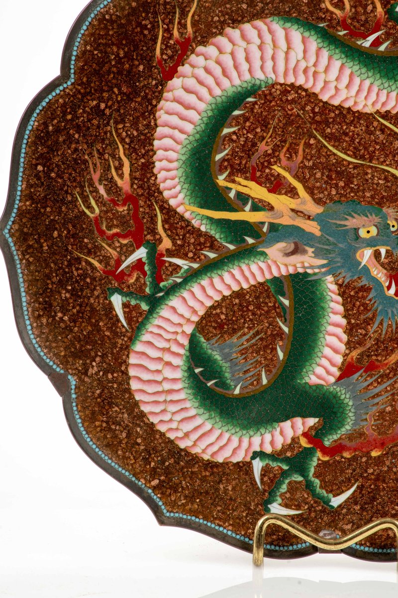 Piatto lobato in smalto cloisonné raffigurante un drago Ryu-photo-4