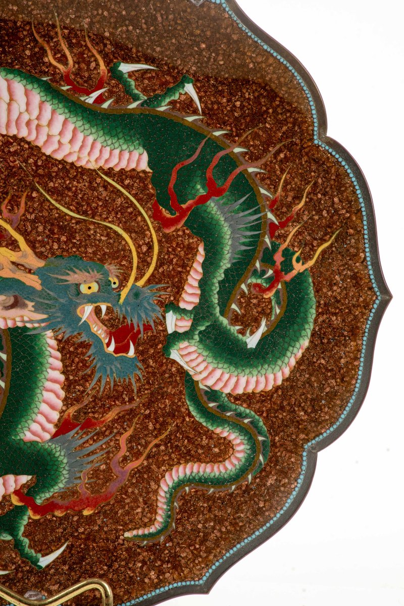 Piatto lobato in smalto cloisonné raffigurante un drago Ryu-photo-1