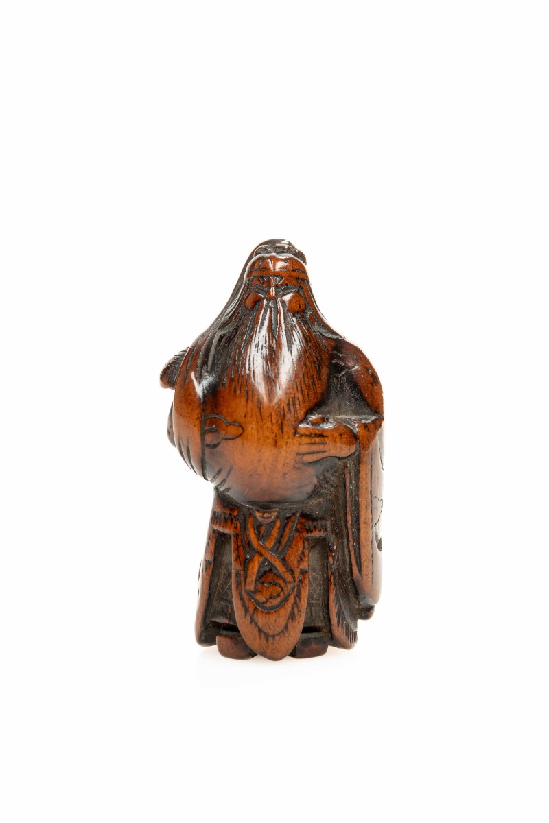  Netsuke in legno di bosso raffigurante il generale Guan Yu