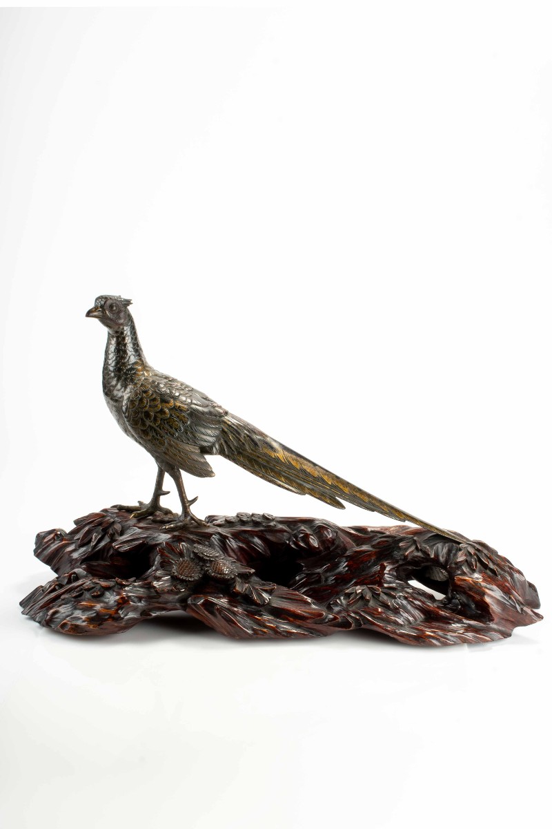 Okimono giapponese in bronzo dorato e patinato raffigurante un fagiano