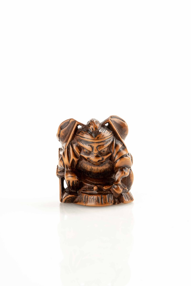 Netsuke in legno di bosso raffigurante Shoki con Oni-photo-5