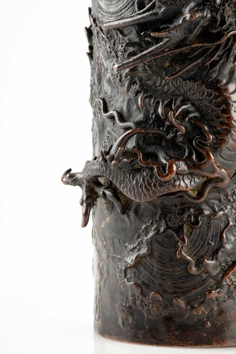 Vaso in bronzo raffigurante un drago Ryu a rilievo tra i vortici d’acqua-photo-3