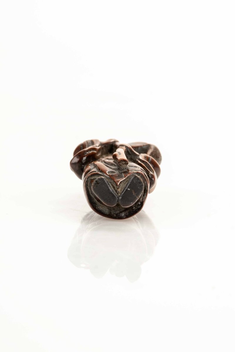 Netsuke in legno di bosso raffigurante un Sennin con bottiglia di sakè-photo-4