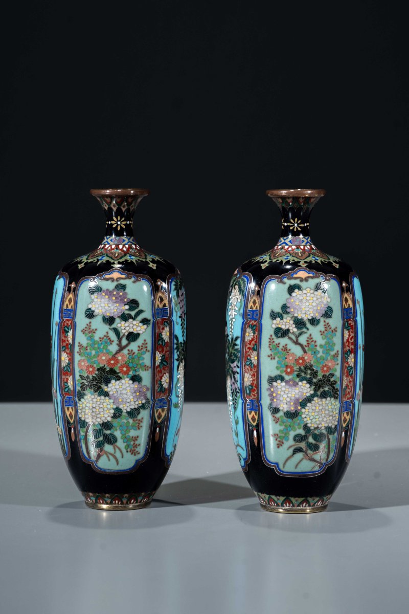 Coppia di vasi cloisonné con decorazione floreale naturalistica-photo-3