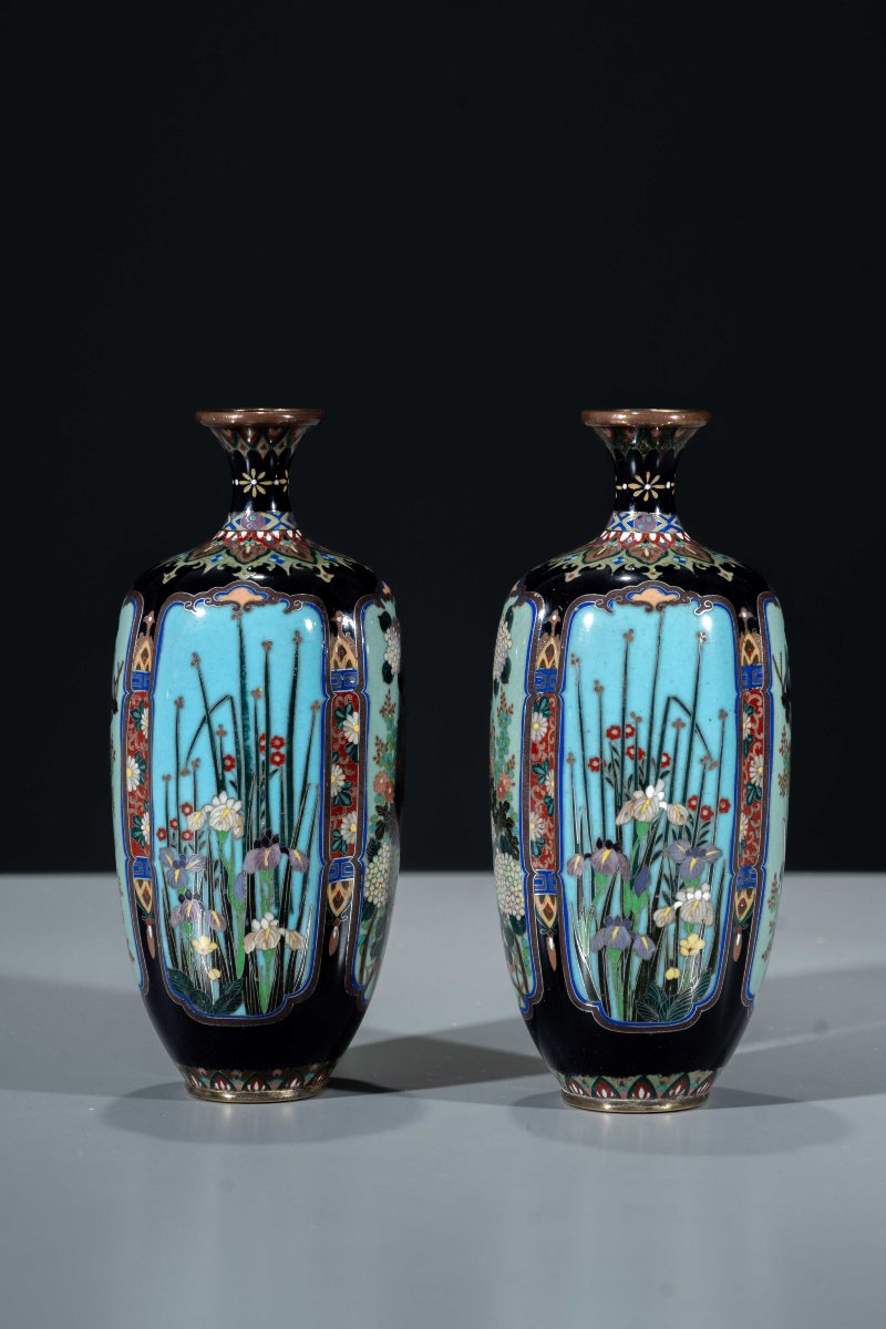 Coppia di vasi cloisonné con decorazione floreale naturalistica-photo-4