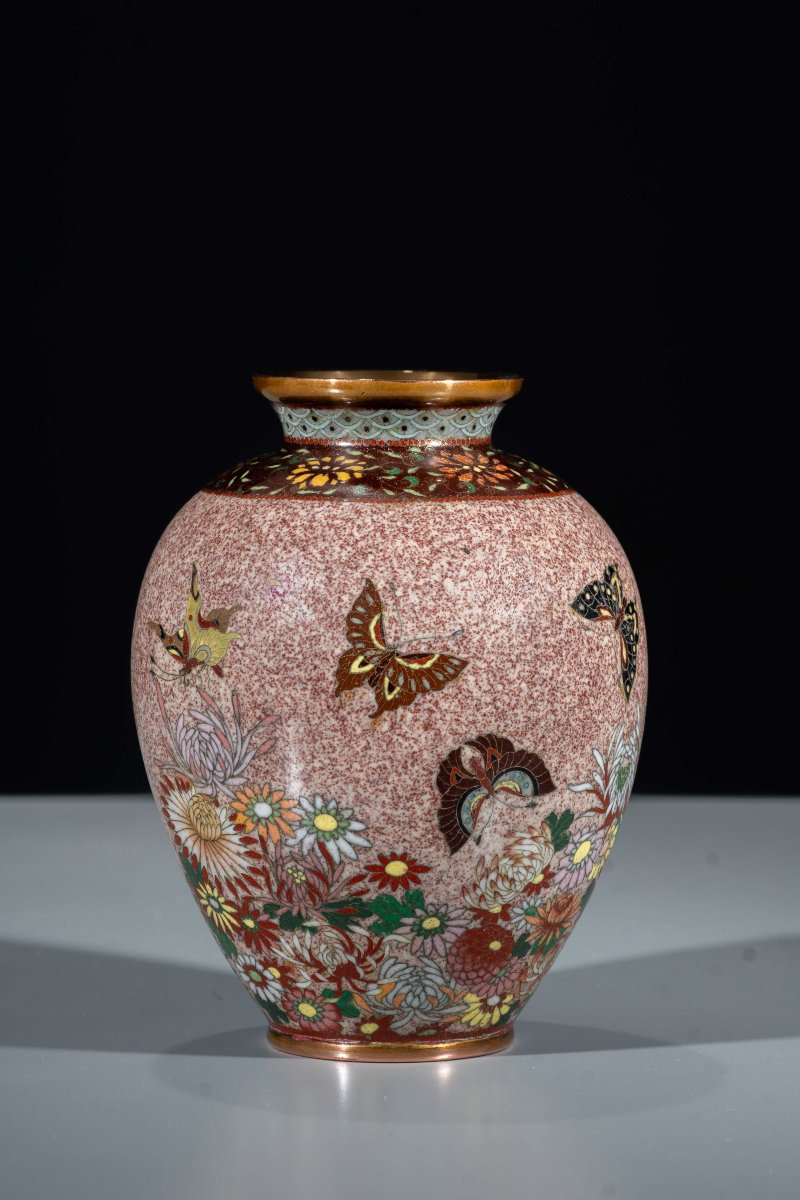 Vaso cloisonné in filo d’argento con farfalle e crisantemi-photo-2