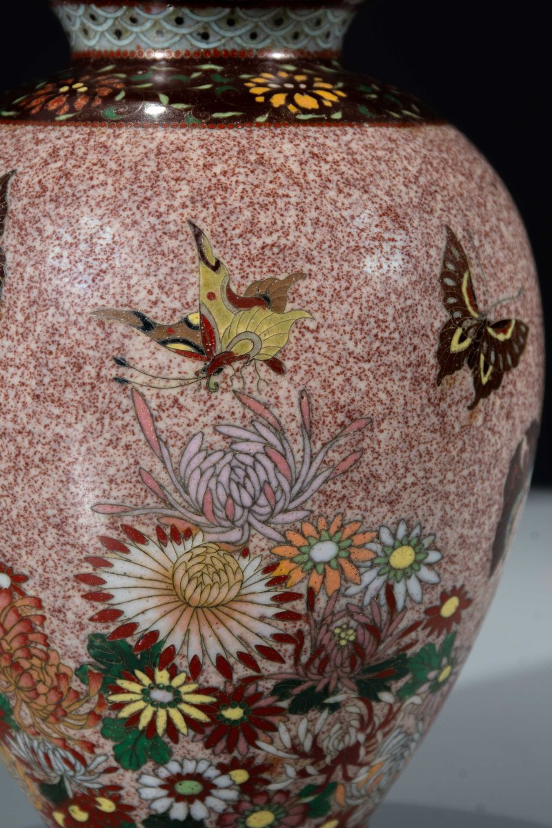 Vaso cloisonné in filo d’argento con farfalle e crisantemi-photo-4
