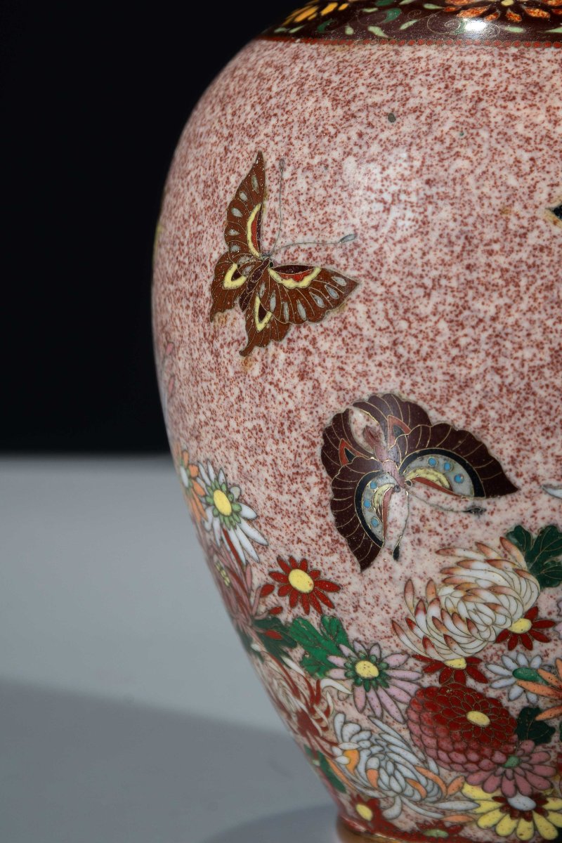 Vaso cloisonné in filo d’argento con farfalle e crisantemi-photo-1