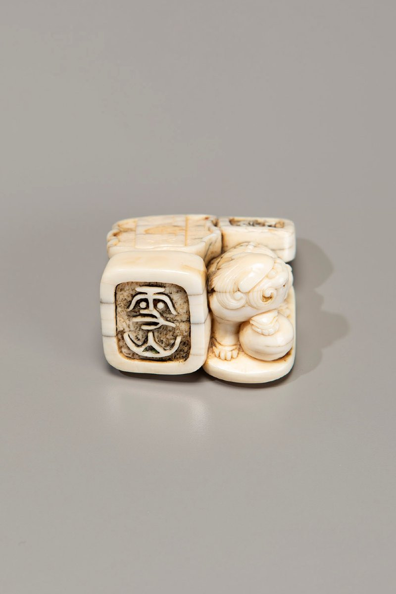 Netsuke in avorio raffigurante quattro sigilli da pittore-photo-2