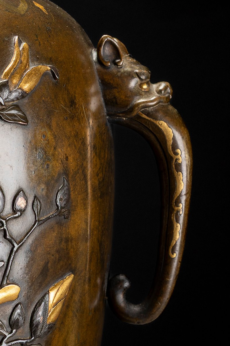 Vaso a balaustro in bronzo patinato con ricchi intarsi e motivi naturalistici-photo-2