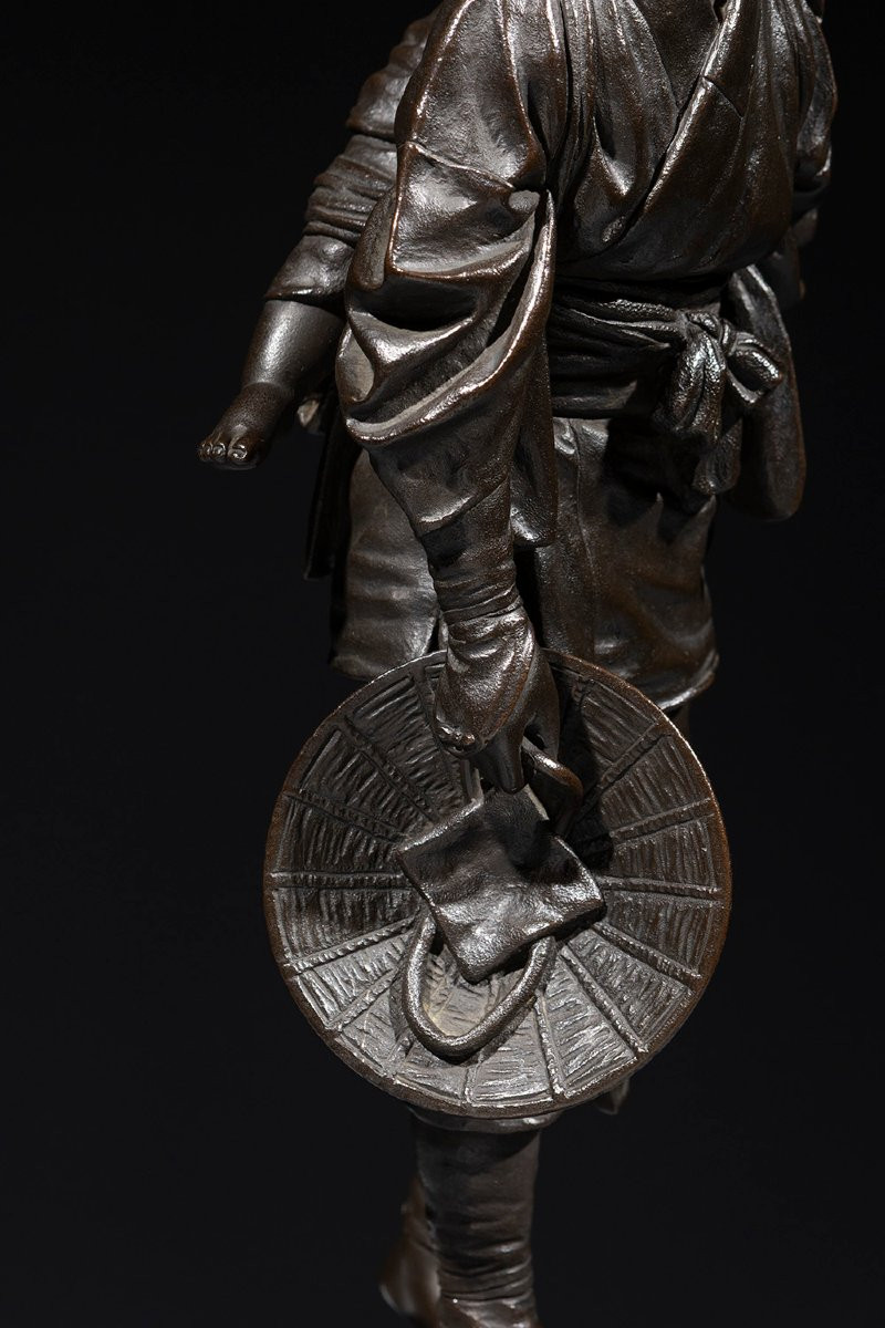 Scultura in bronzo della Scuola di Tokyo raffigurante una giovane madre con bambino-photo-6