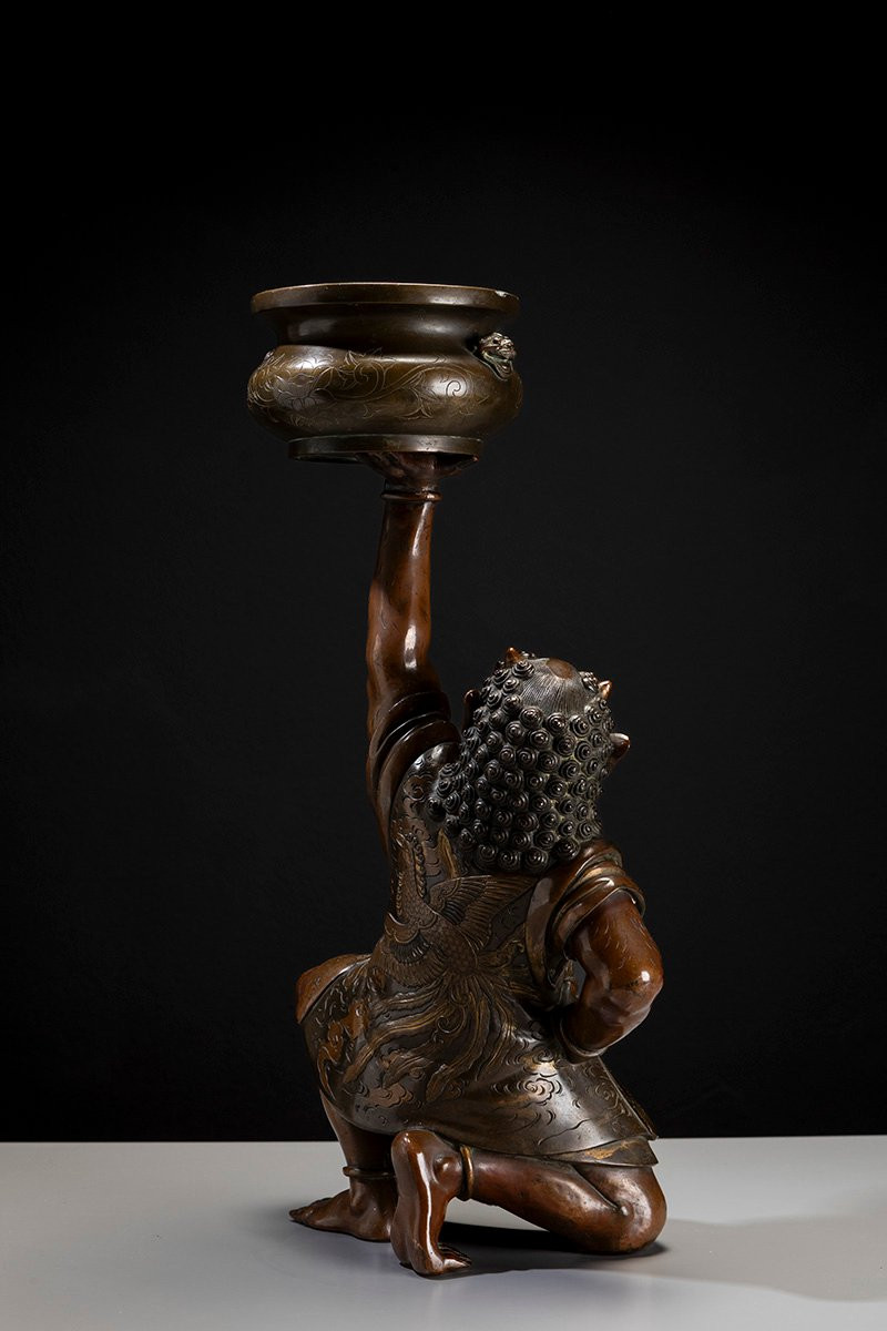 Scultura giapponese in bronzo raffigurante un oni con koro cerimoniale-photo-4