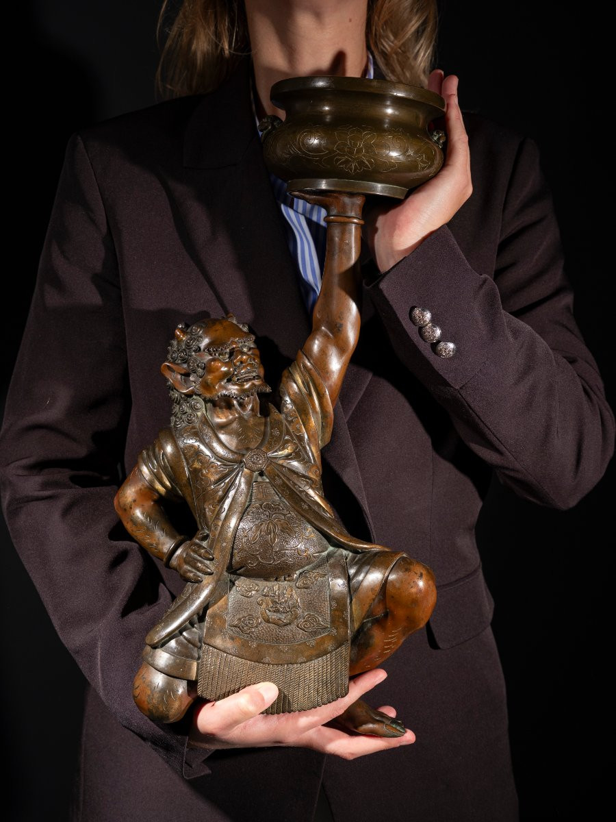 Scultura giapponese in bronzo raffigurante un oni con koro cerimoniale-photo-6
