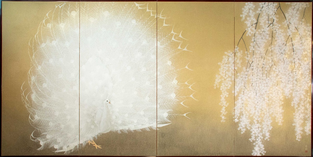 Paravento a quattro pannelli raffigurante un pavone bianco, firmato Yukihiko Kurihara