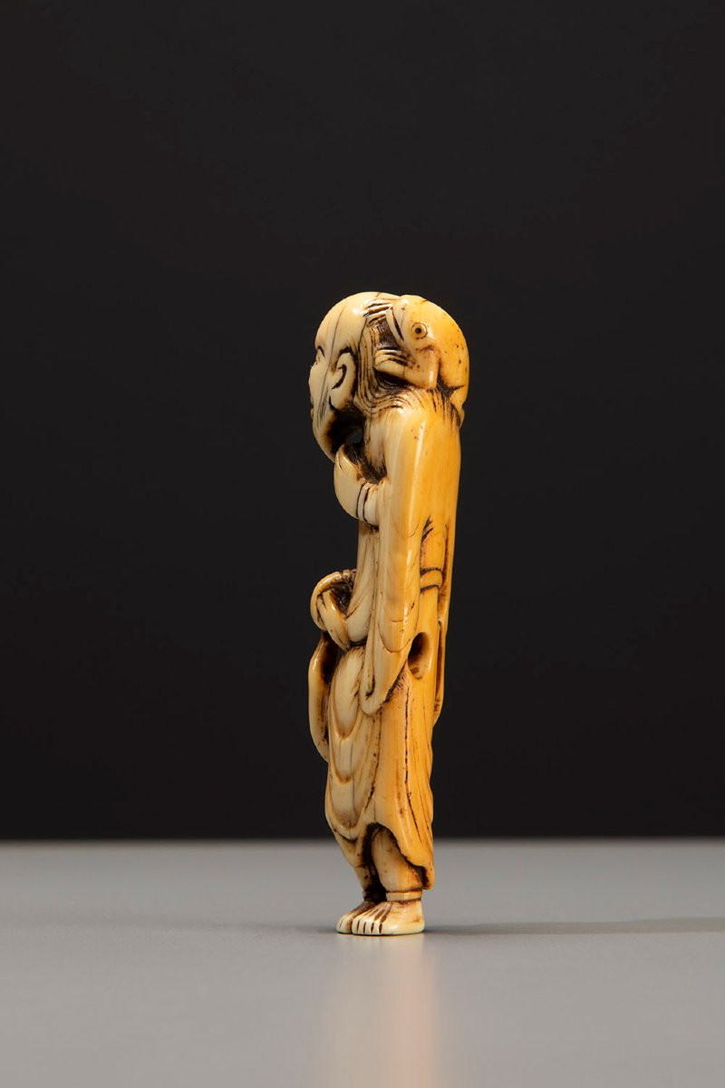 Netsuke in avorio raffigurante Gama Sennin con rospo-photo-2