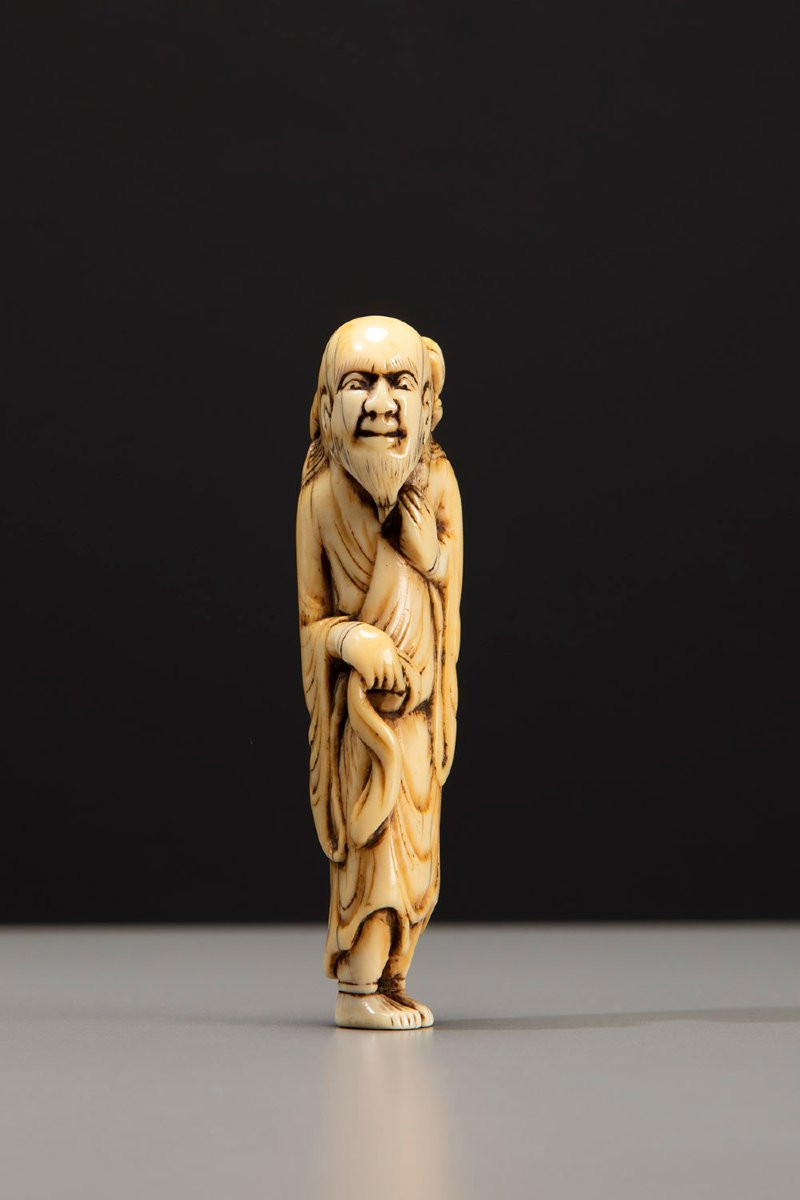 Netsuke in avorio raffigurante Gama Sennin con rospo-photo-1