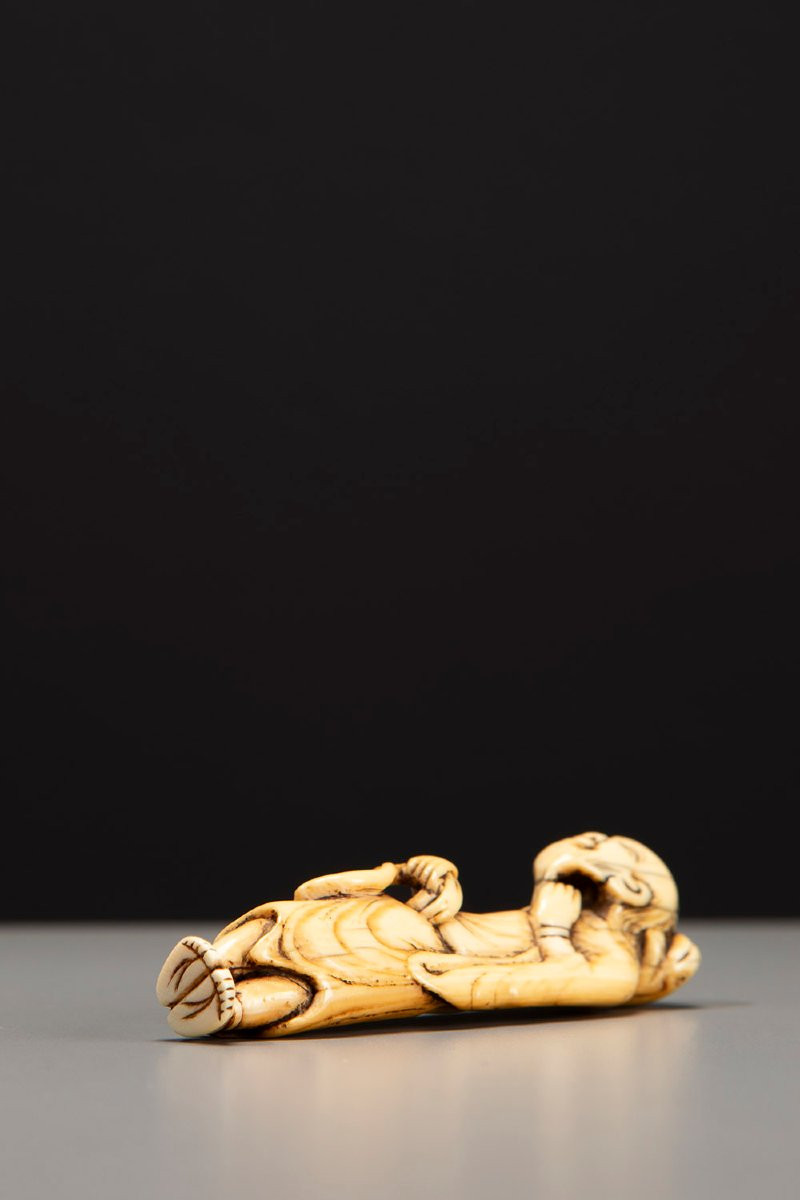 Netsuke in avorio raffigurante Gama Sennin con rospo-photo-2