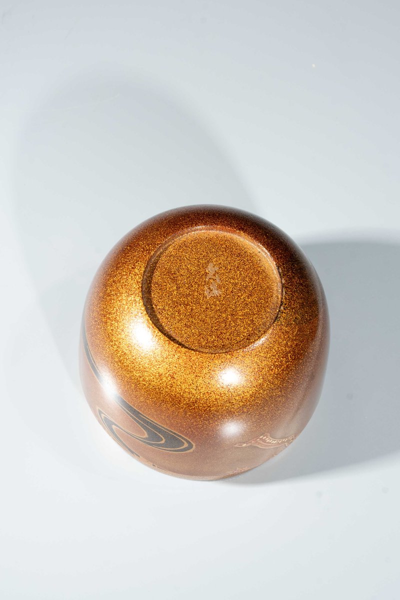 Natsume in lacca dorata con foglie d’acero e torrente-photo-5